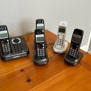 Panasonic Digital Cordless Answering System with 5 Handset